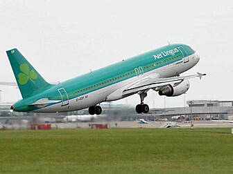 Aer Lingus emergency landing a...